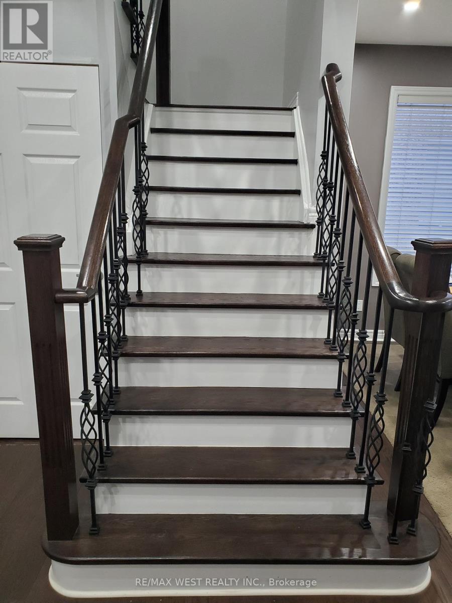 63 Village Lake Crescent, Brampton, Ontario  L6S 6K6 - Photo 11 - W12713482