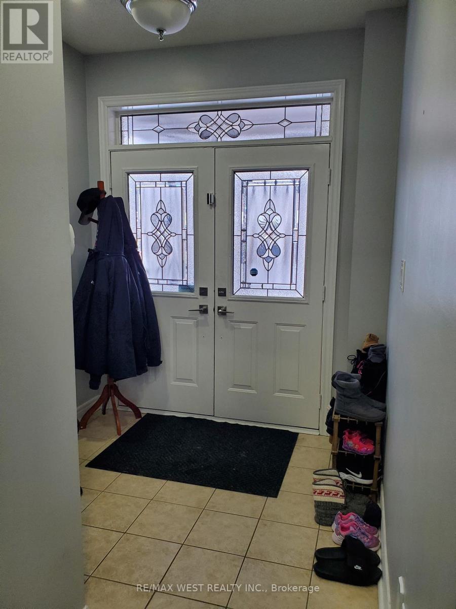 63 Village Lake Crescent, Brampton, Ontario  L6S 6K6 - Photo 16 - W12713482