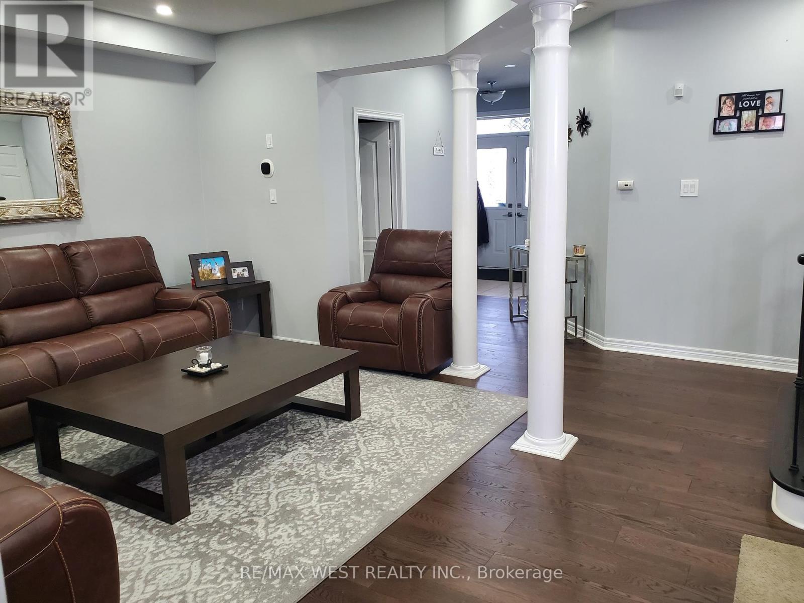 63 Village Lake Crescent, Brampton, Ontario  L6S 6K6 - Photo 6 - W12713482