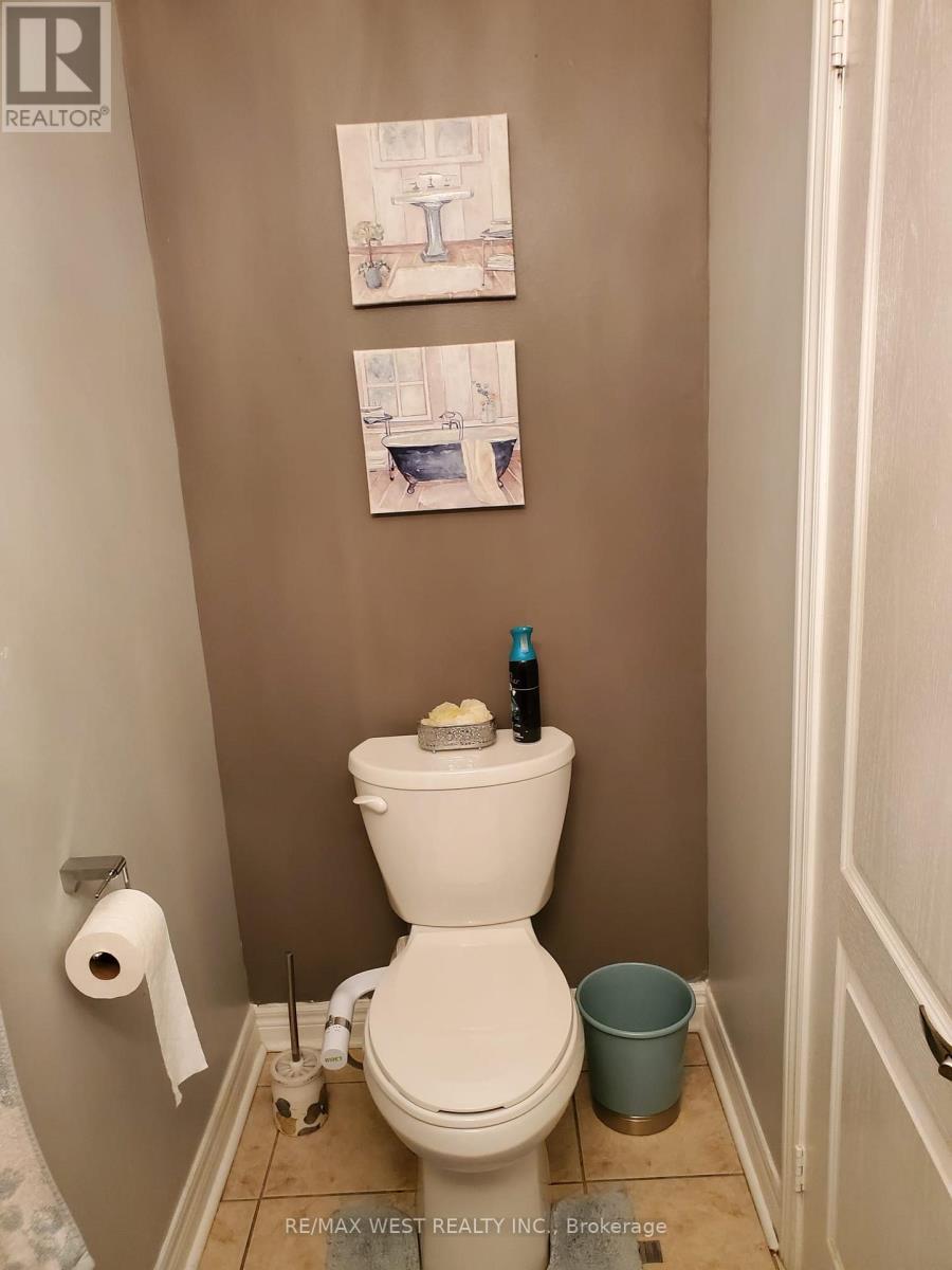 63 Village Lake Crescent, Brampton, Ontario  L6S 6K6 - Photo 29 - W12713482