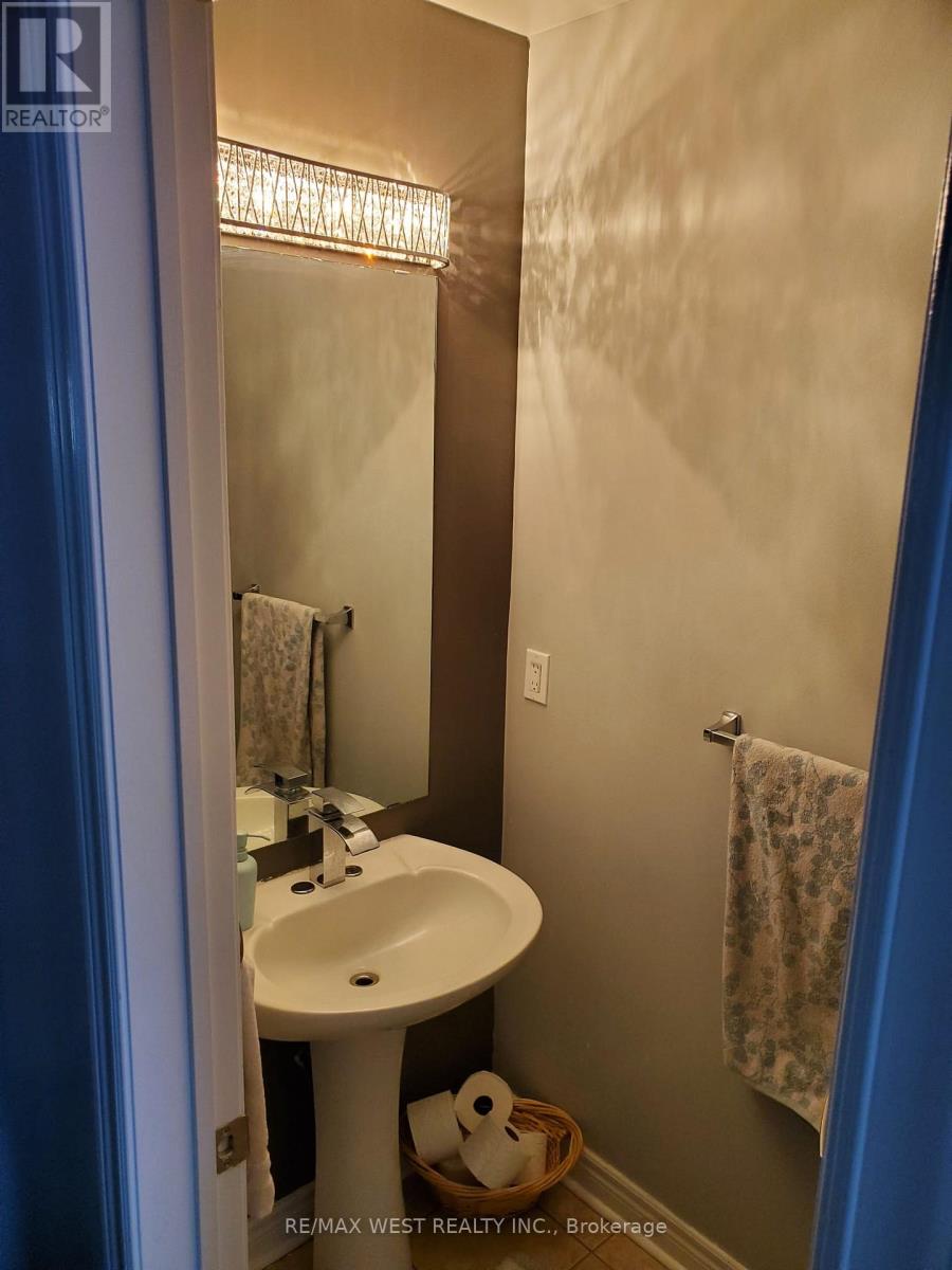 63 Village Lake Crescent, Brampton, Ontario  L6S 6K6 - Photo 30 - W12713482