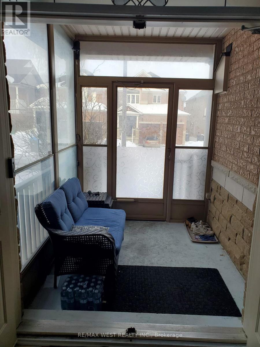 63 Village Lake Crescent, Brampton, Ontario  L6S 6K6 - Photo 31 - W12713482