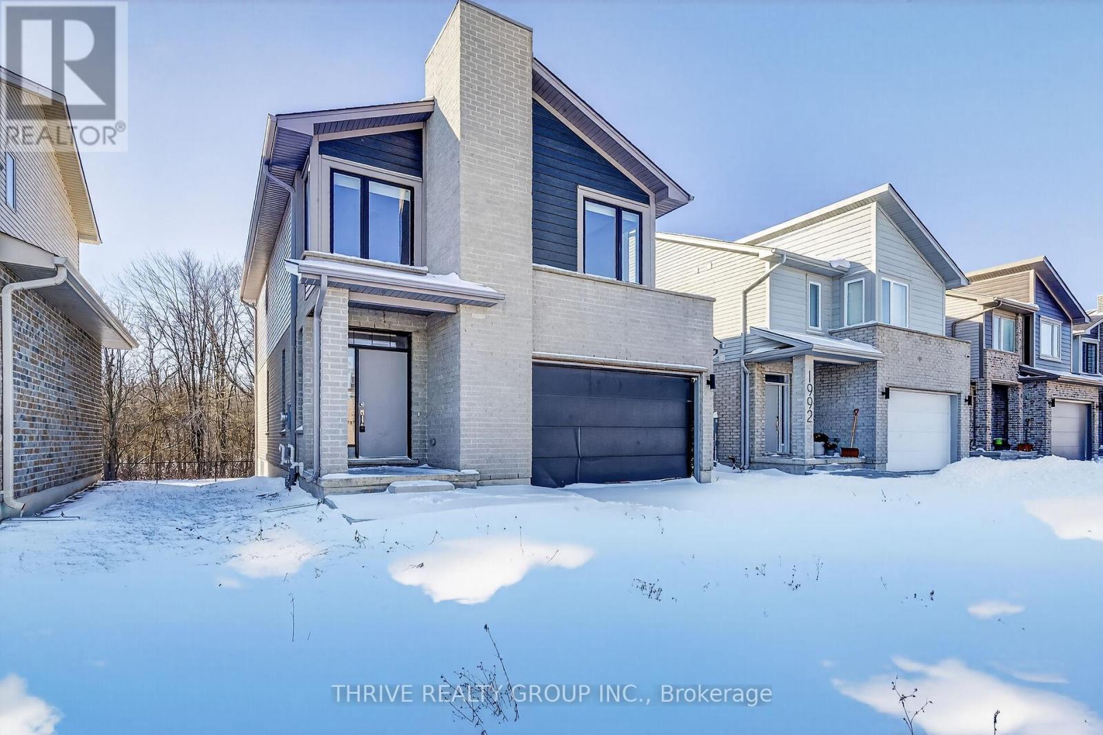 1998 Evans Boulevard, London South, Ontario  N6M 0J7 - Photo 2 - X12711018