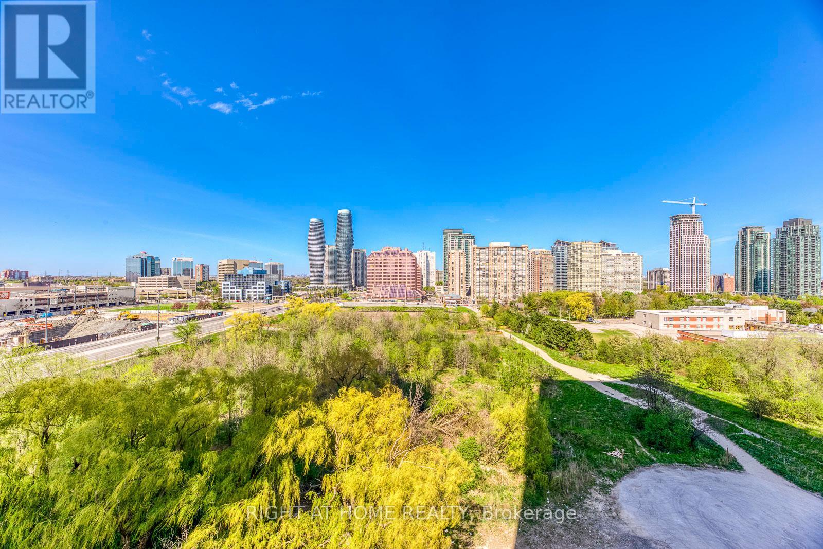 802 - 223 Webb Drive, Mississauga, Ontario  L5B 0E8 - Photo 12 - W12716058