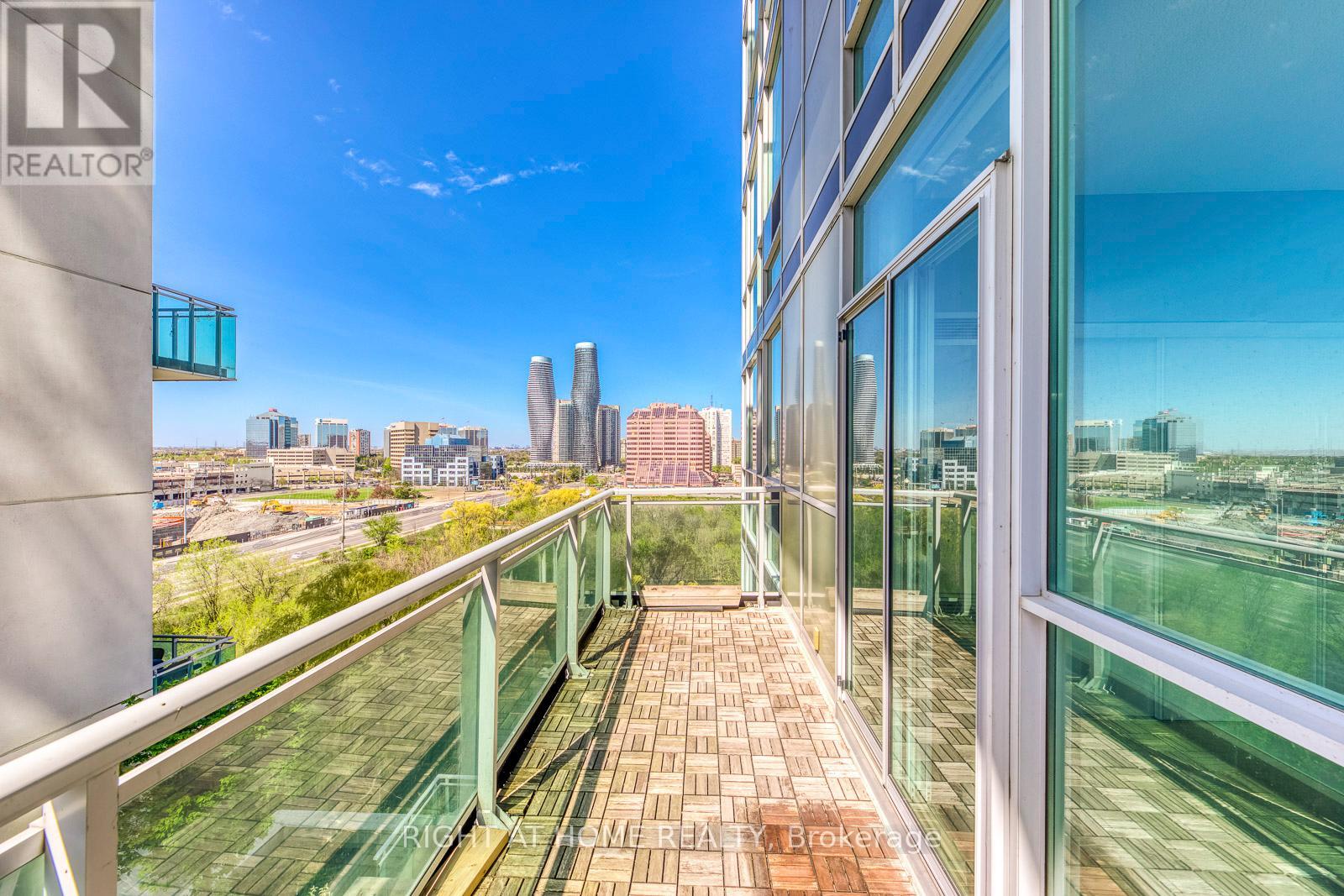 802 - 223 Webb Drive, Mississauga, Ontario  L5B 0E8 - Photo 20 - W12716058