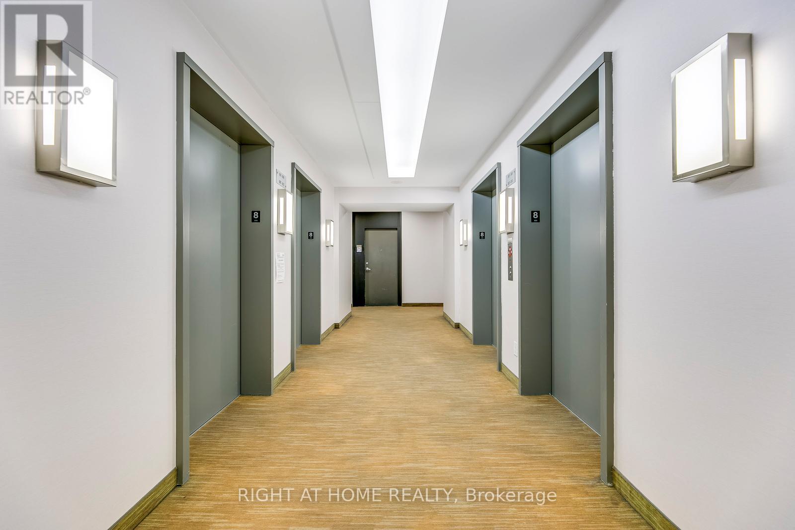 802 - 223 Webb Drive, Mississauga, Ontario  L5B 0E8 - Photo 5 - W12716058