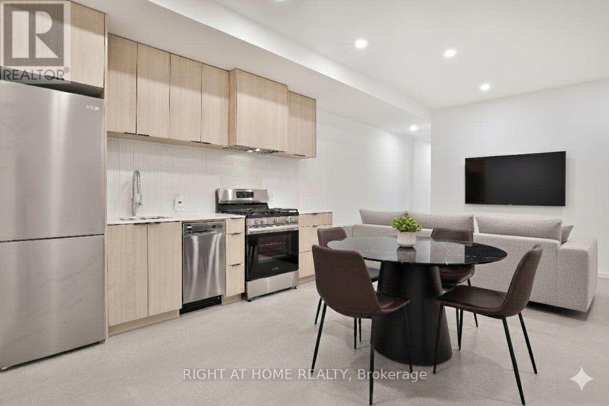 4 - 28 SALEM AVENUE, Toronto, Ontario