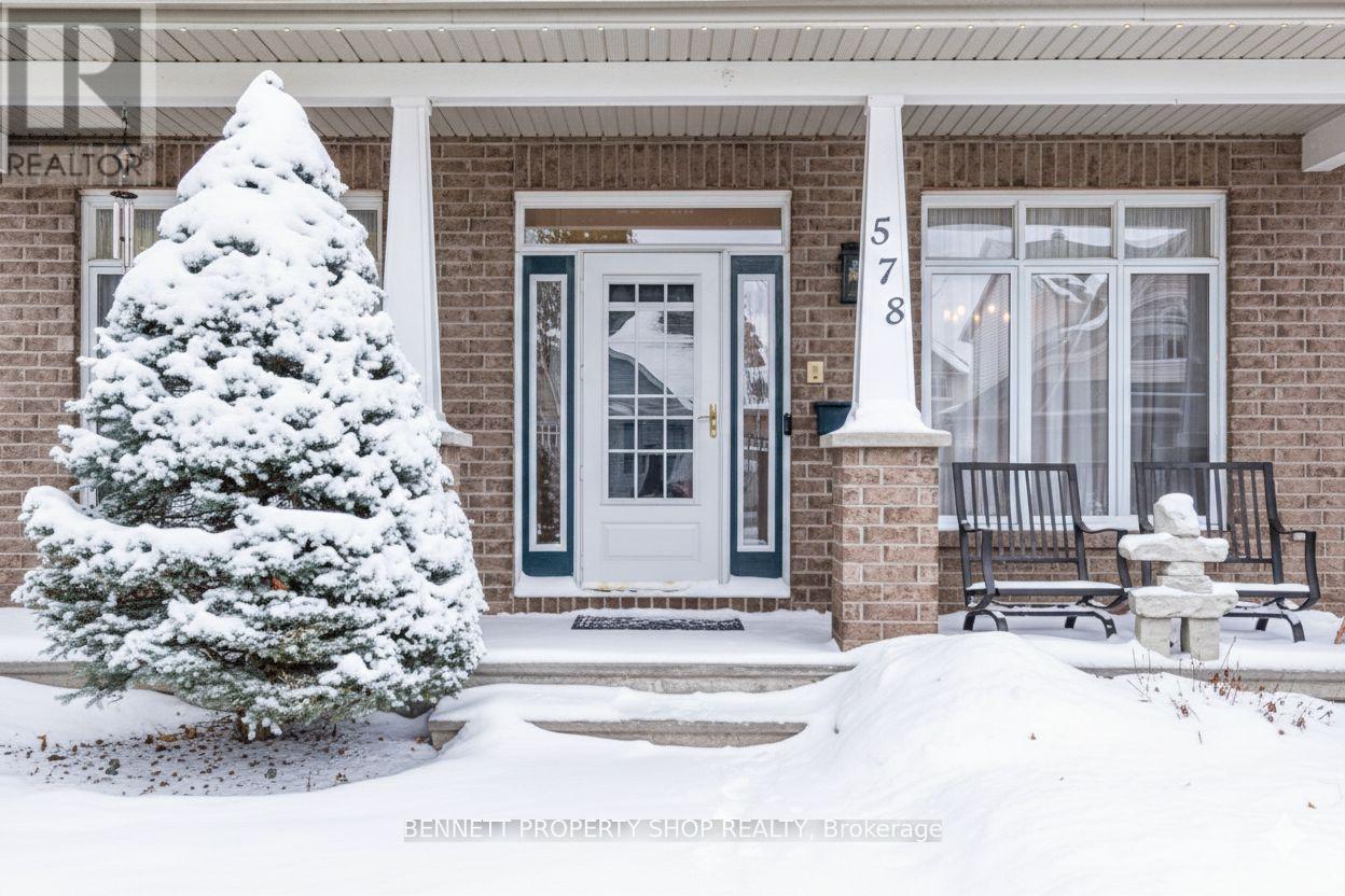 578 Devonwood Circle, Ottawa, Ontario  K1T 4E6 - Photo 3 - X12552242