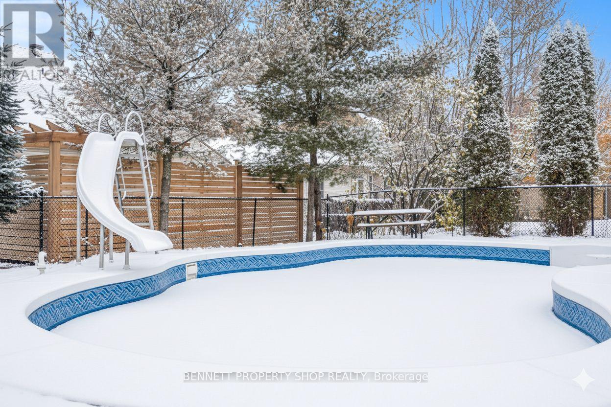 578 Devonwood Circle, Ottawa, Ontario  K1T 4E6 - Photo 35 - X12552242