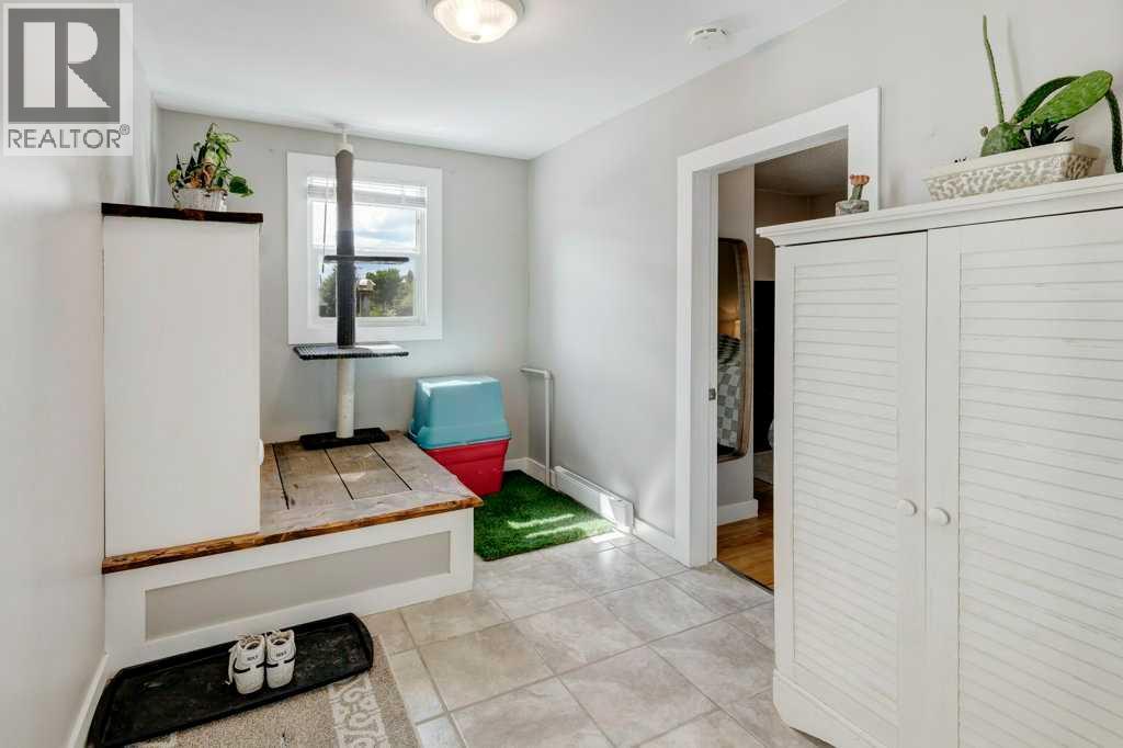 5223 3 Street W, Claresholm, Alberta  T0L 0T0 - Photo 14 - A2264489