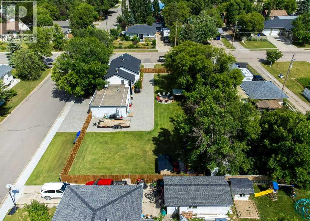 5223 3 Street W, Claresholm, Alberta  T0L 0T0 - Photo 39 - A2264489