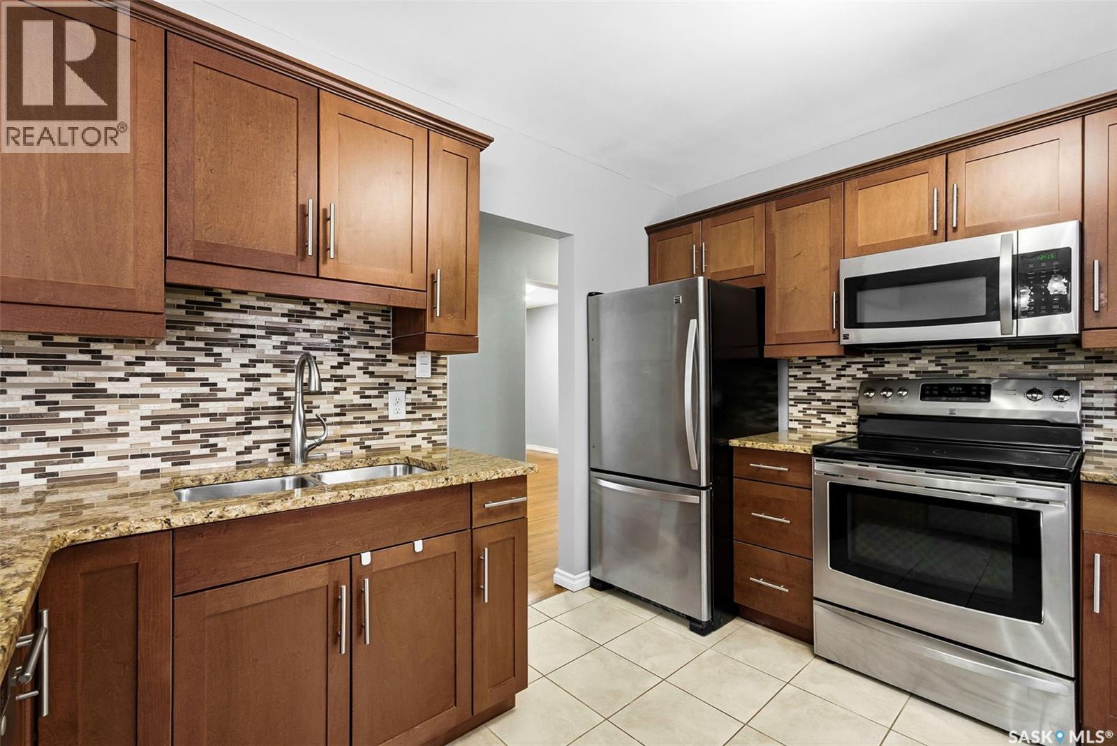 44 Falcon Bay, Regina, Saskatchewan  S4S 4L9 - Photo 9 - SK027137