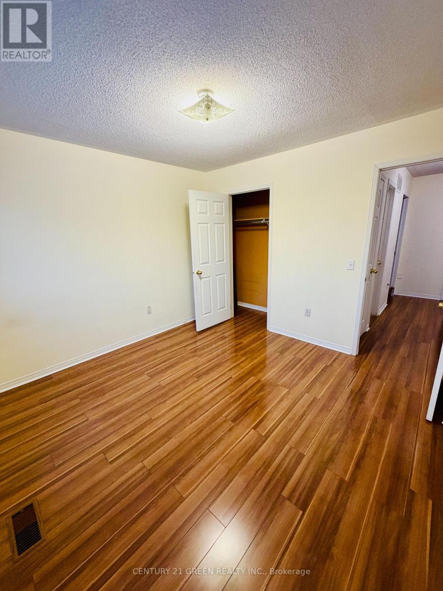 Main - 45 Seaside Circle, Brampton, Ontario  L6R 2G7 - Photo 18 - W12684748