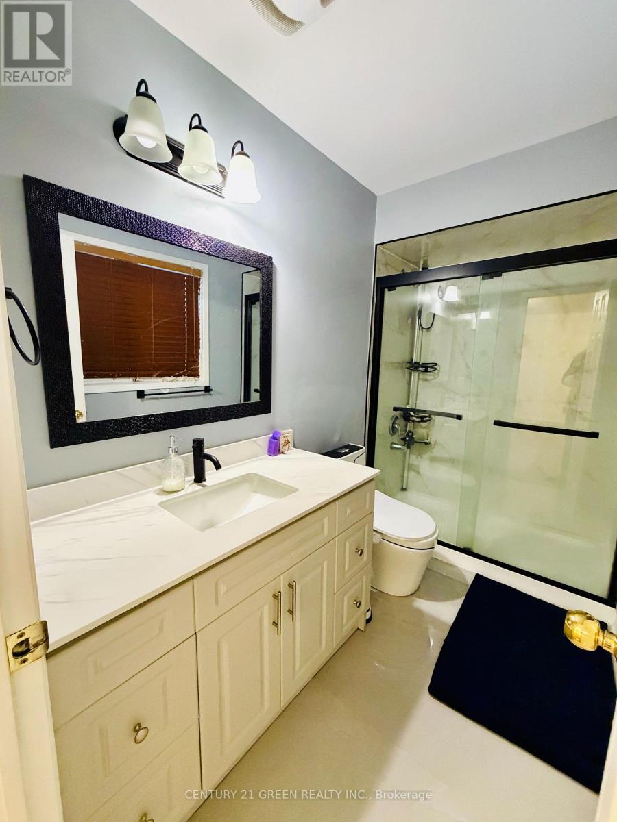 Main - 45 Seaside Circle, Brampton, Ontario  L6R 2G7 - Photo 22 - W12684748