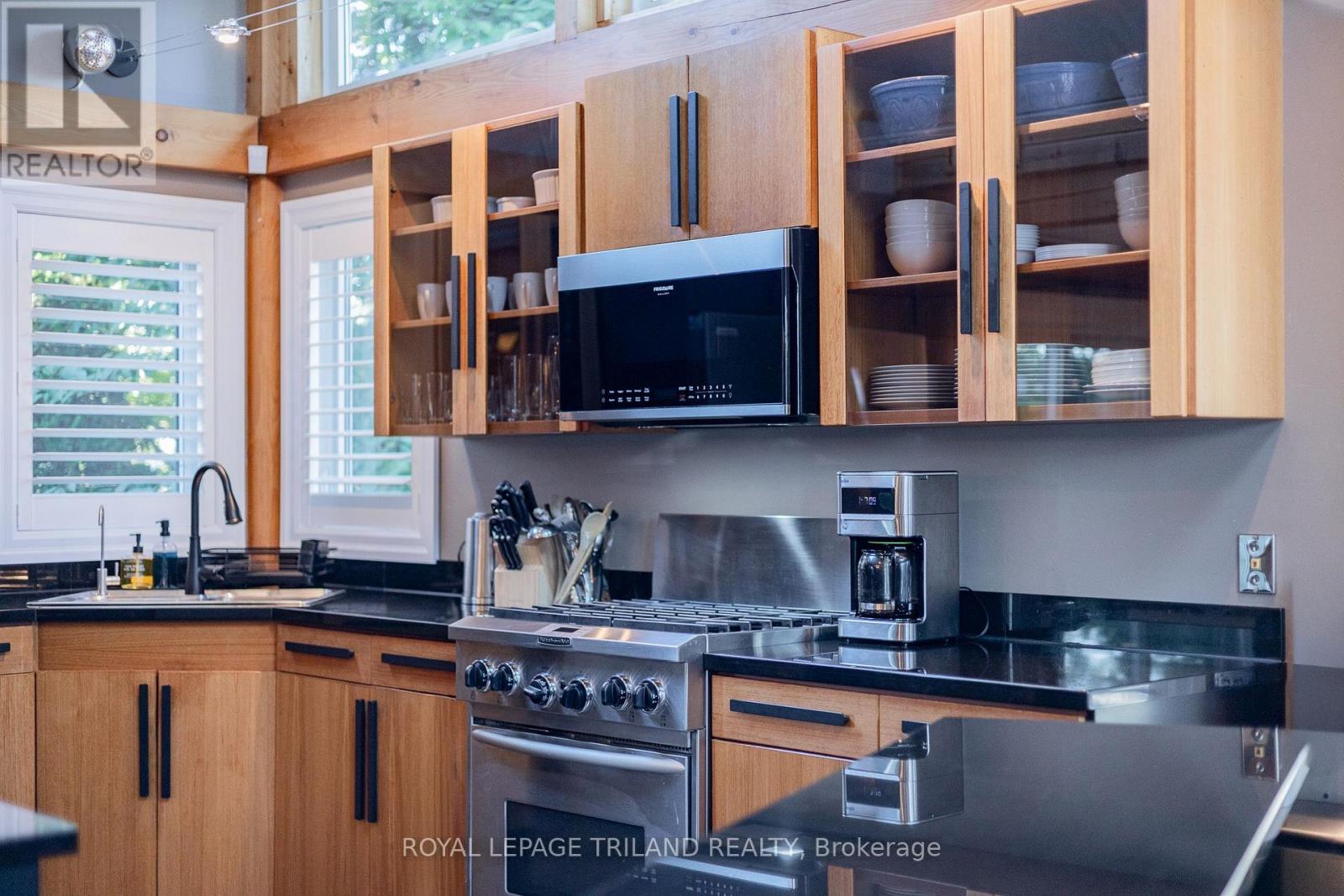 Photo 20 of 50 for 42 Lakeside Circle