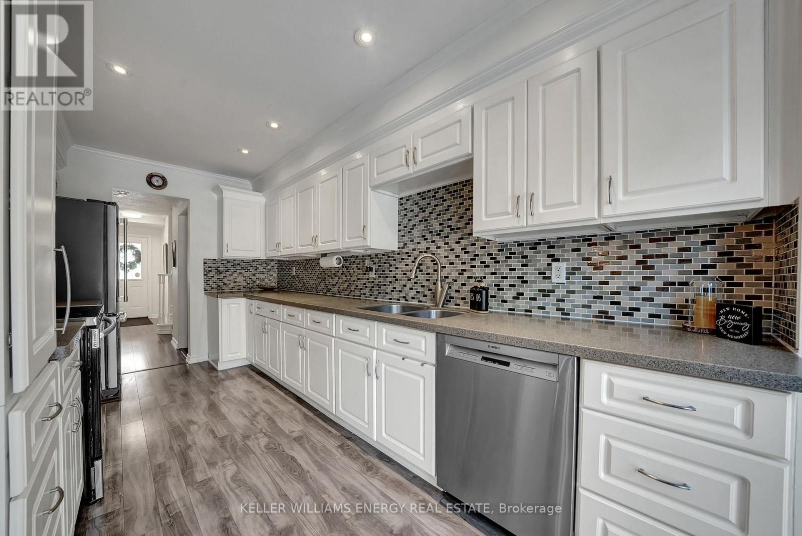 16 Creekwood Crescent, Whitby, Ontario L1R 2K3 - Photo 16 - E12716216