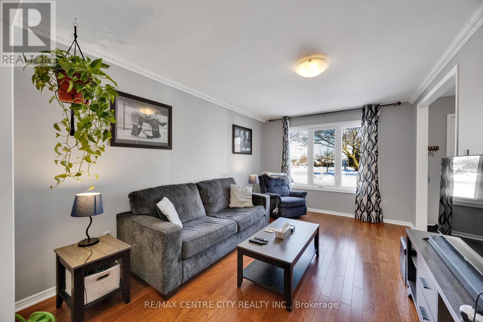 9 Gerald Crescent, London South, Ontario  N5Z 5A3 - Photo 10 - X12716160