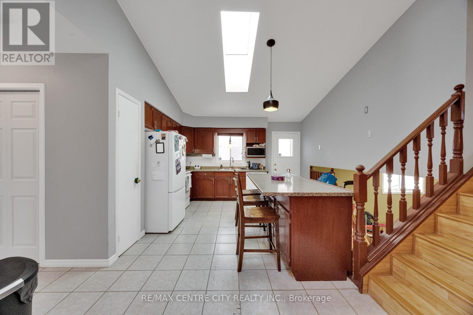 9 Gerald Crescent, London South, Ontario  N5Z 5A3 - Photo 11 - X12716160