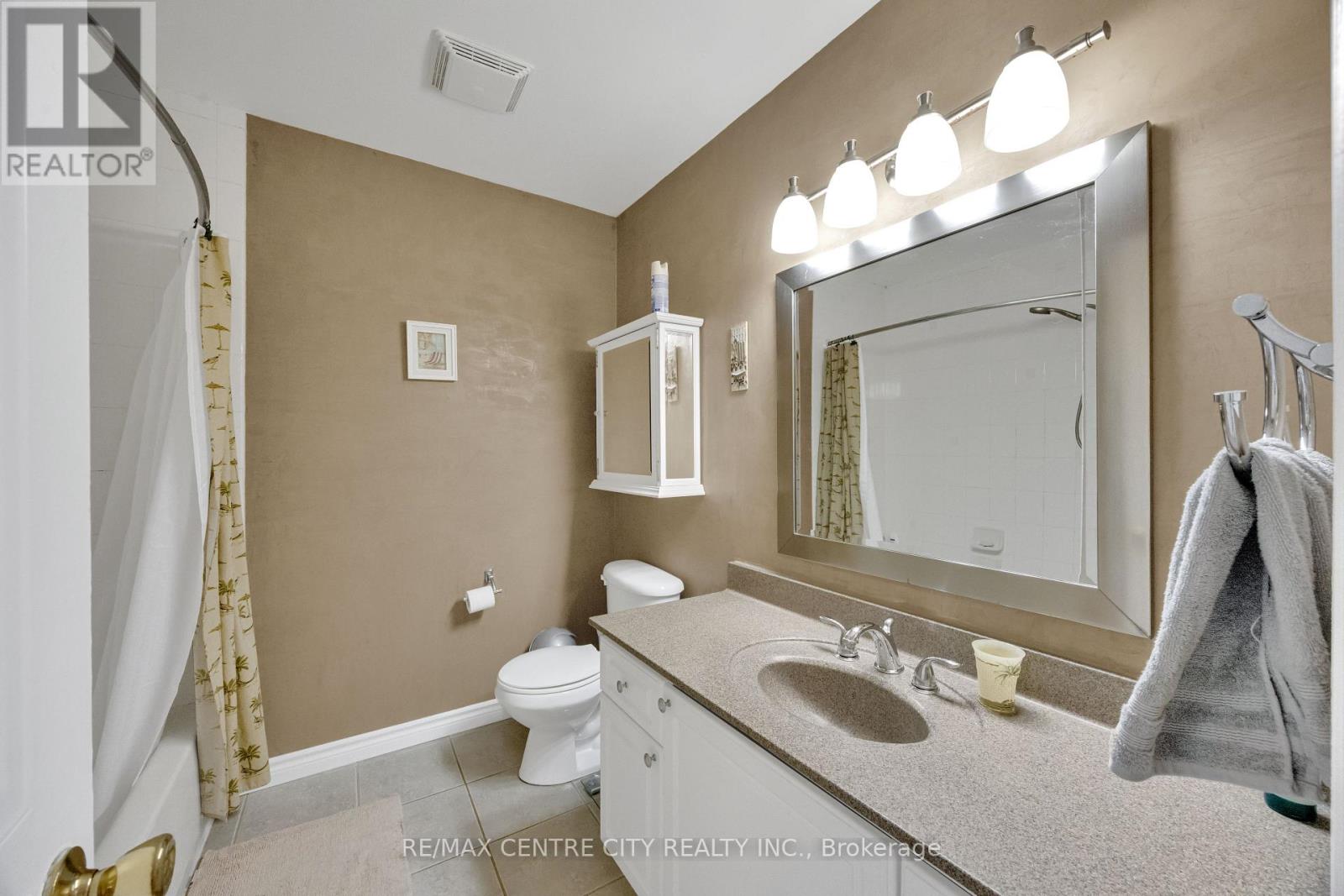 9 Gerald Crescent, London South, Ontario  N5Z 5A3 - Photo 20 - X12716160