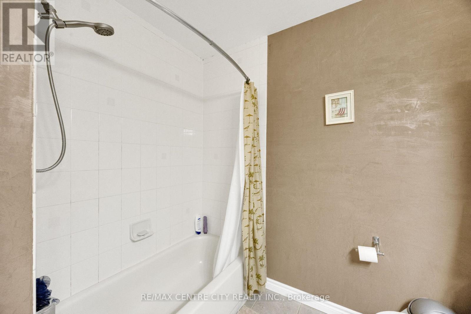 9 Gerald Crescent, London South, Ontario  N5Z 5A3 - Photo 22 - X12716160