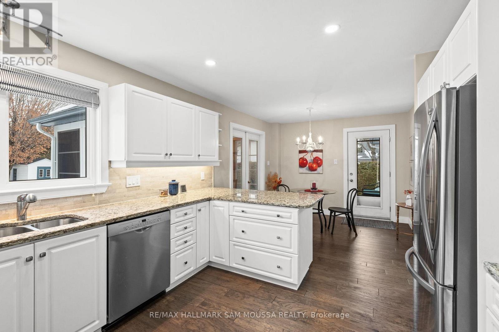 194 Robertlee Drive, Ottawa, Ontario  K0A 1L0 - Photo 10 - X12716192