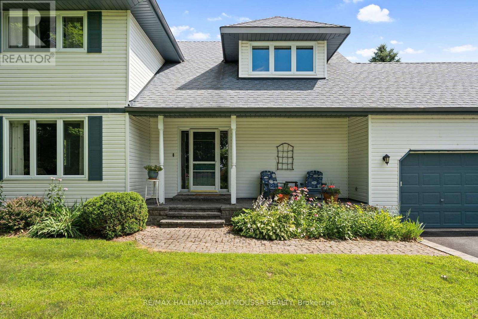 194 Robertlee Drive, Ottawa, Ontario  K0A 1L0 - Photo 3 - X12716192