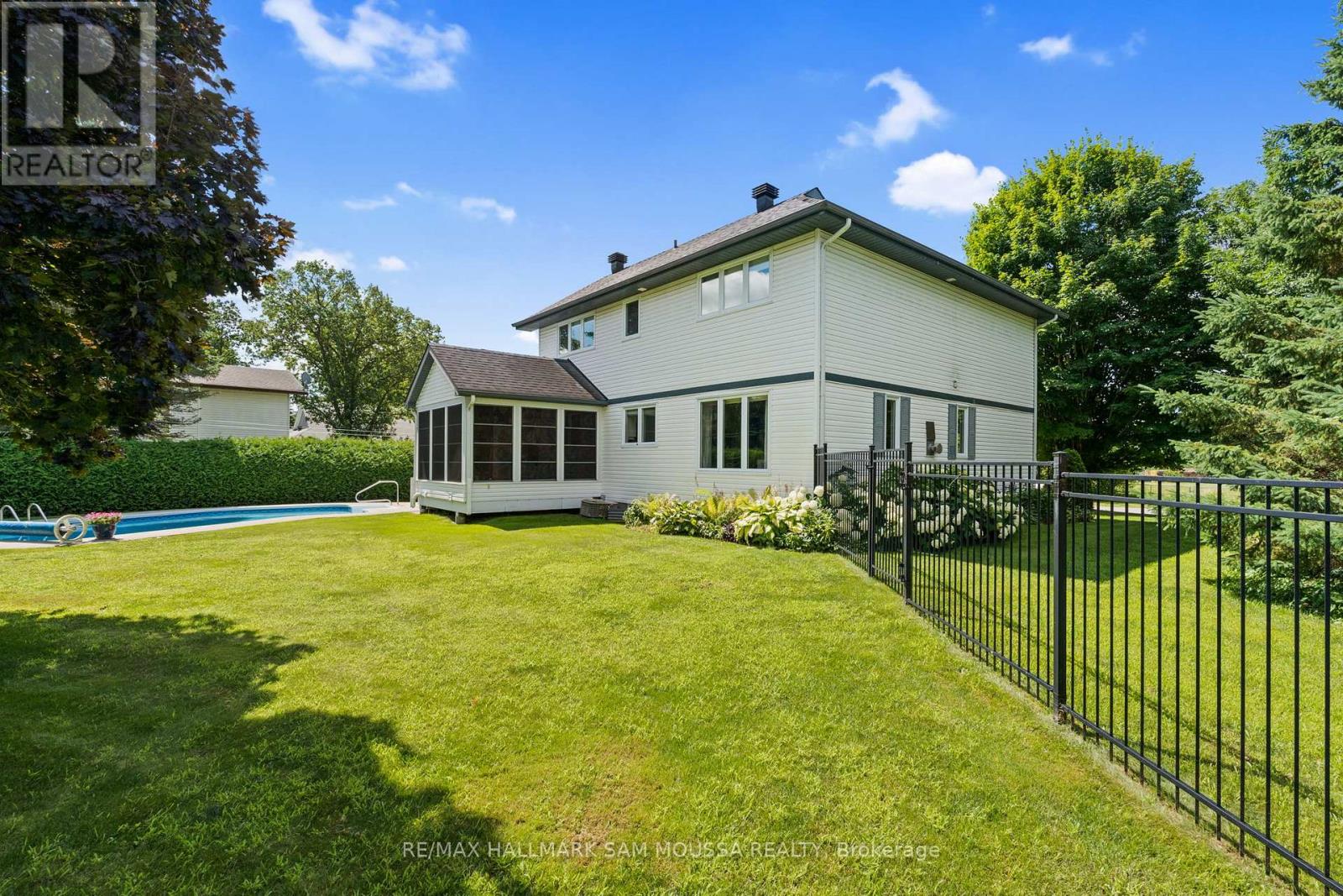 194 Robertlee Drive, Ottawa, Ontario  K0A 1L0 - Photo 40 - X12716192