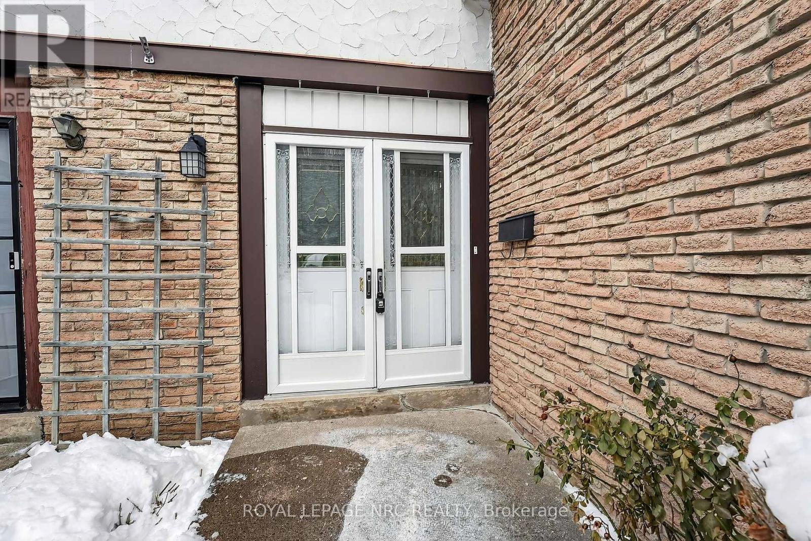6819 Segovia Road, Mississauga, Ontario  L5N 1P1 - Photo 5 - W12716178