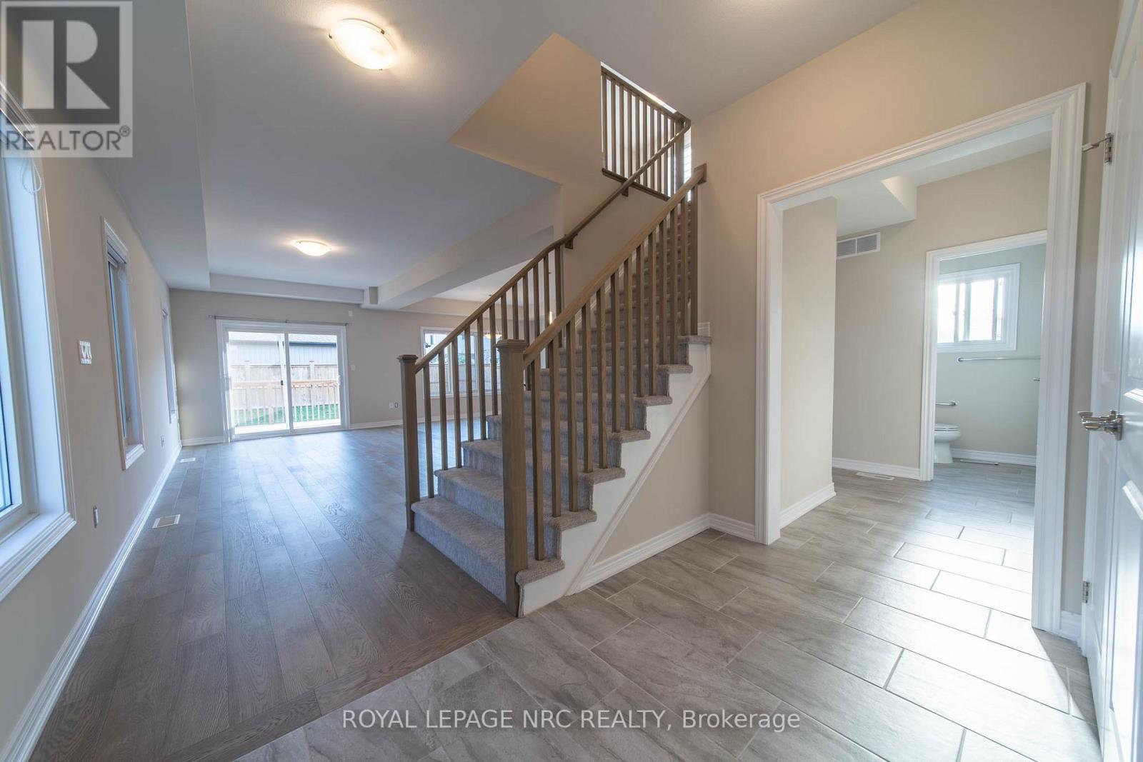 1217 Uppers Lane, Thorold, Ontario  L0S 1A0 - Photo 10 - X12716148