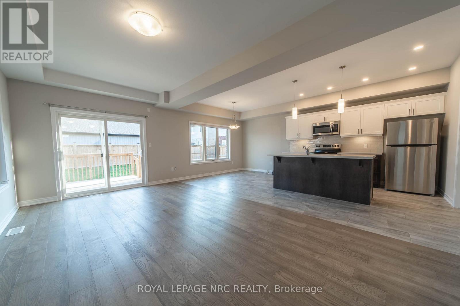 1217 Uppers Lane, Thorold, Ontario  L0S 1A0 - Photo 7 - X12716148