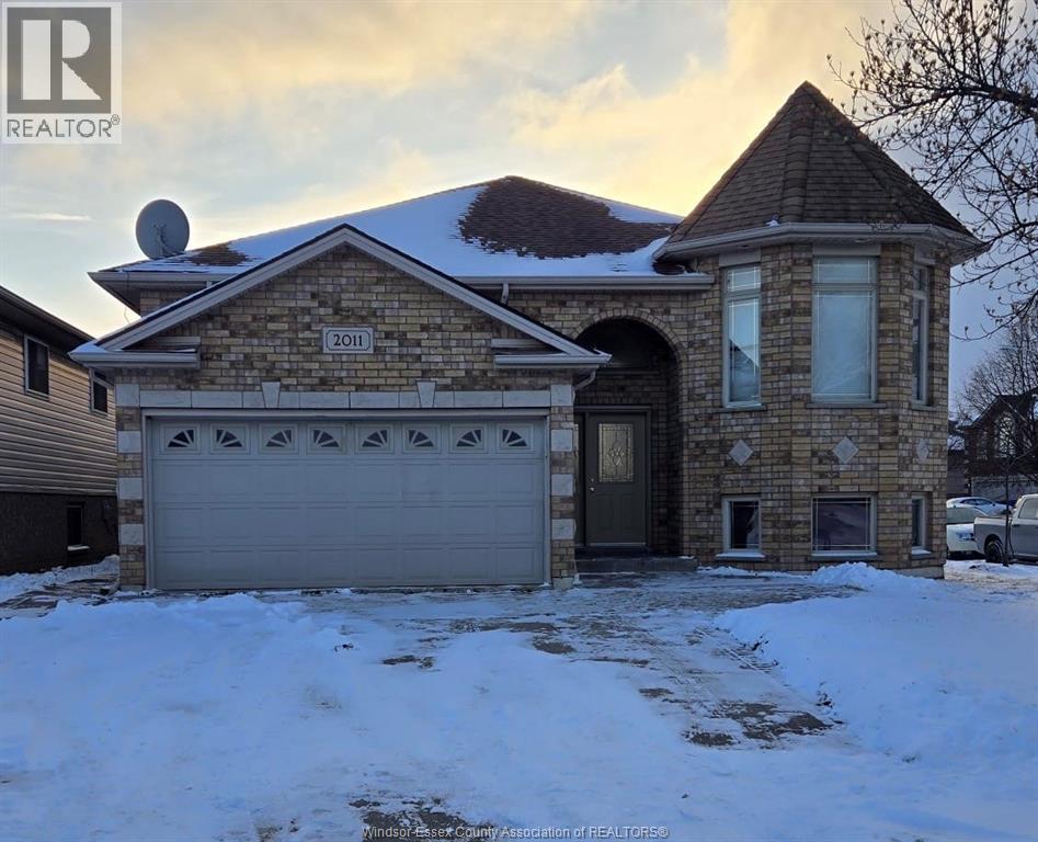 MLS# 26001593: 2011 ROCKPORT STREET, Windsor, Canada