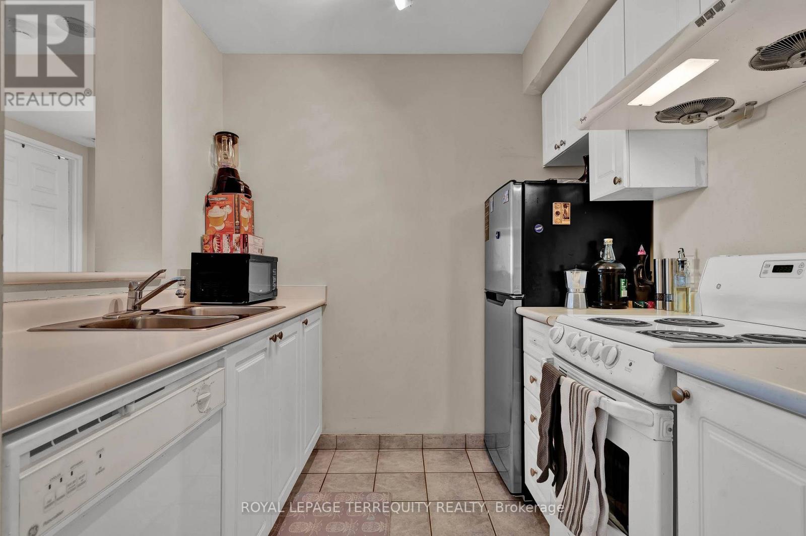 1215 - 1 Lee Centre Drive, Toronto, Ontario  M1H 3J2 - Photo 12 - E12716156