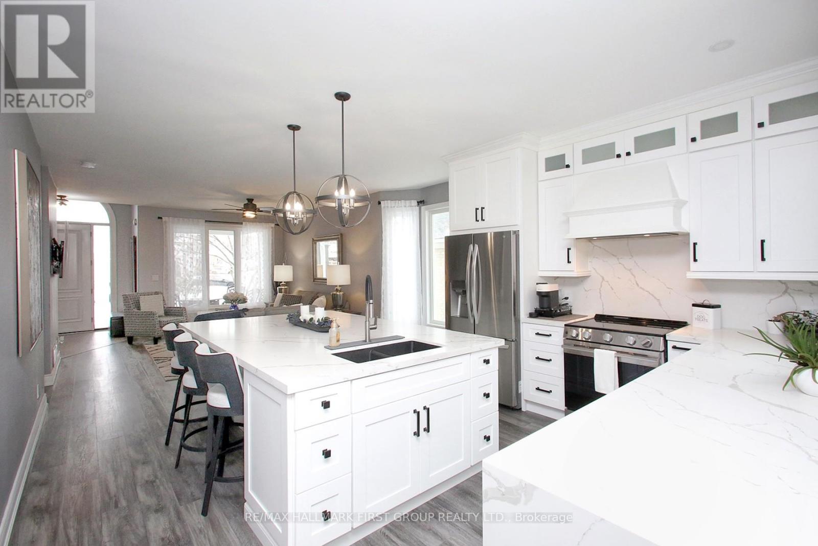 1010 Glenbourne Drive, Oshawa, Ontario  L1K 2P9 - Photo 8 - E12716164