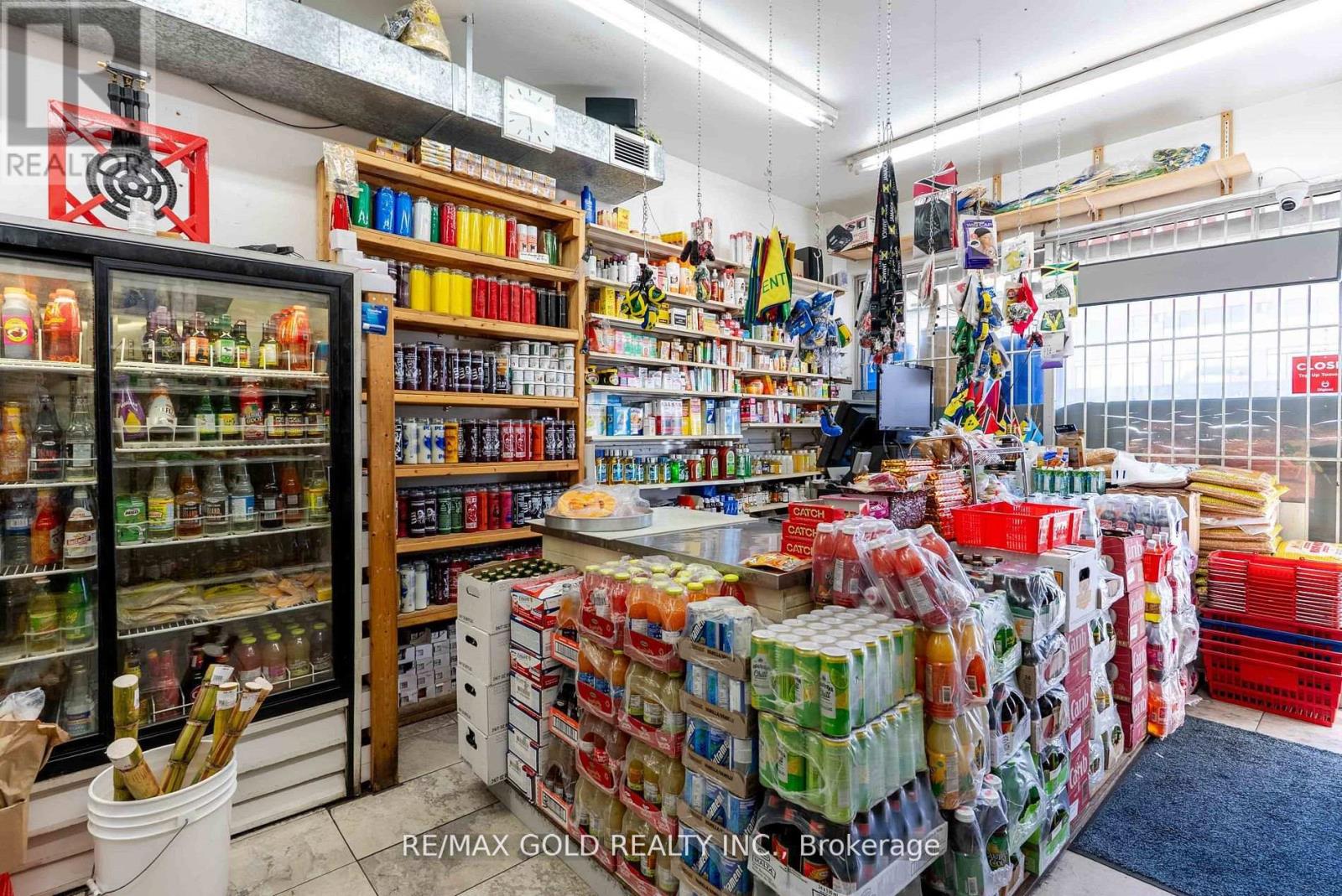 3061 Hurontario Street, Mississauga, Ontario  L5A 2G9 - Photo 3 - W12716124