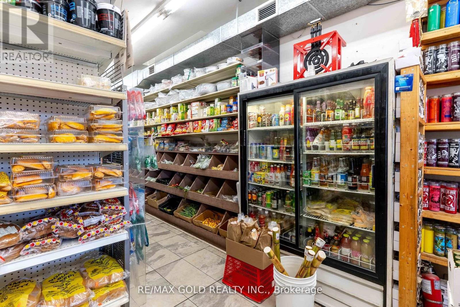 3061 Hurontario Street, Mississauga, Ontario  L5A 2G9 - Photo 4 - W12716124