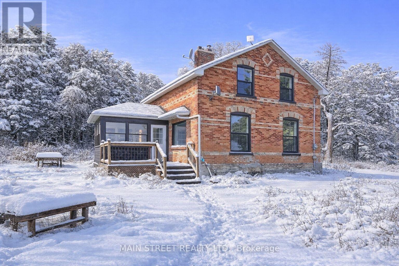 1579 Gilford Road, Innisfil (Gilford), Ontario L0L 1R0 - Photo 1 - N12716168