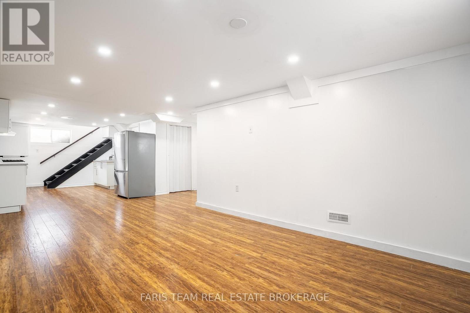 6950 Yonge Street, Innisfil, Ontario  L9S 4P2 - Photo 25 - N12716186