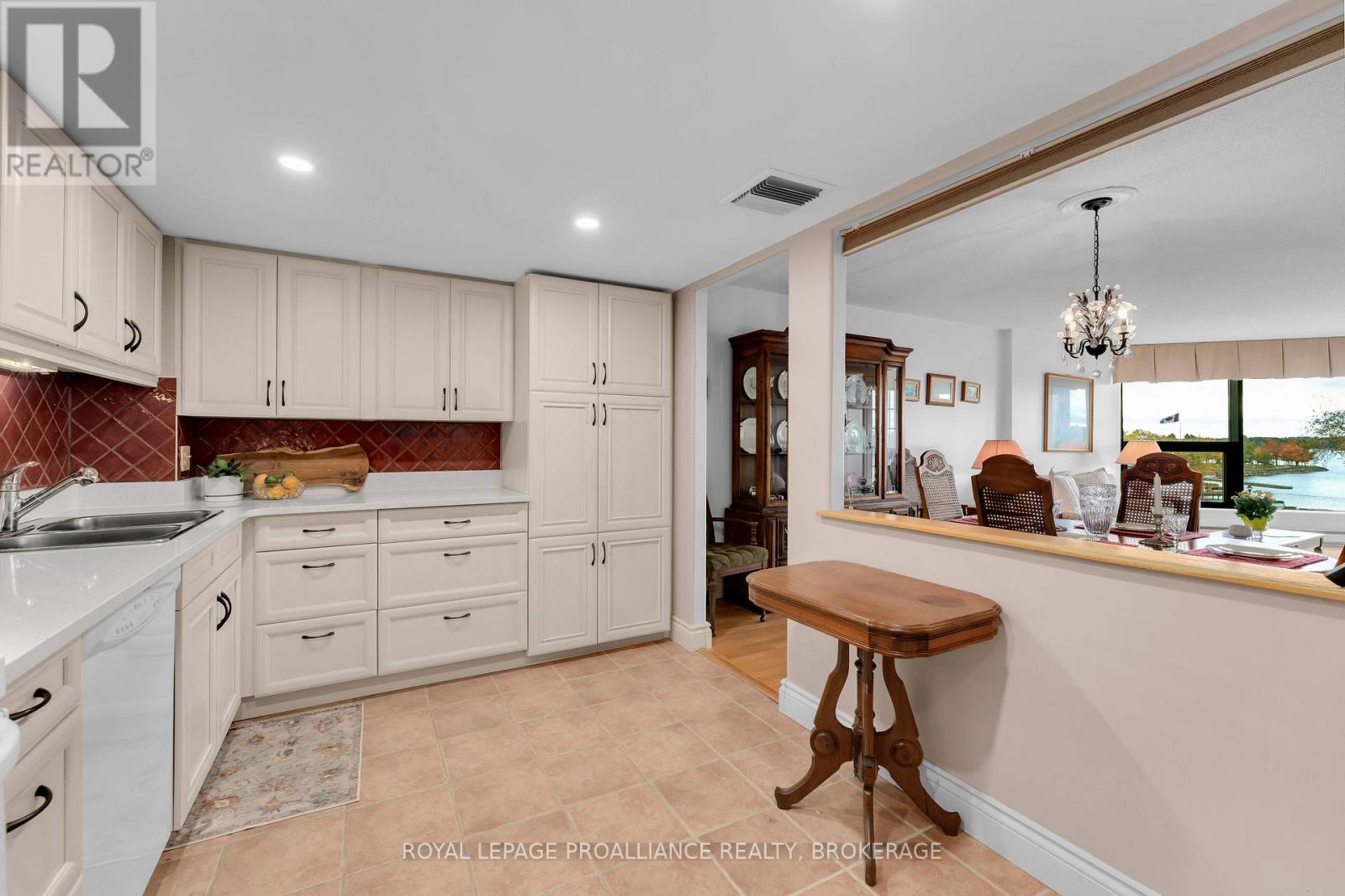 302 - 50 Market Street, Gananoque, Ontario  K7G 2M3 - Photo 11 - X12716046