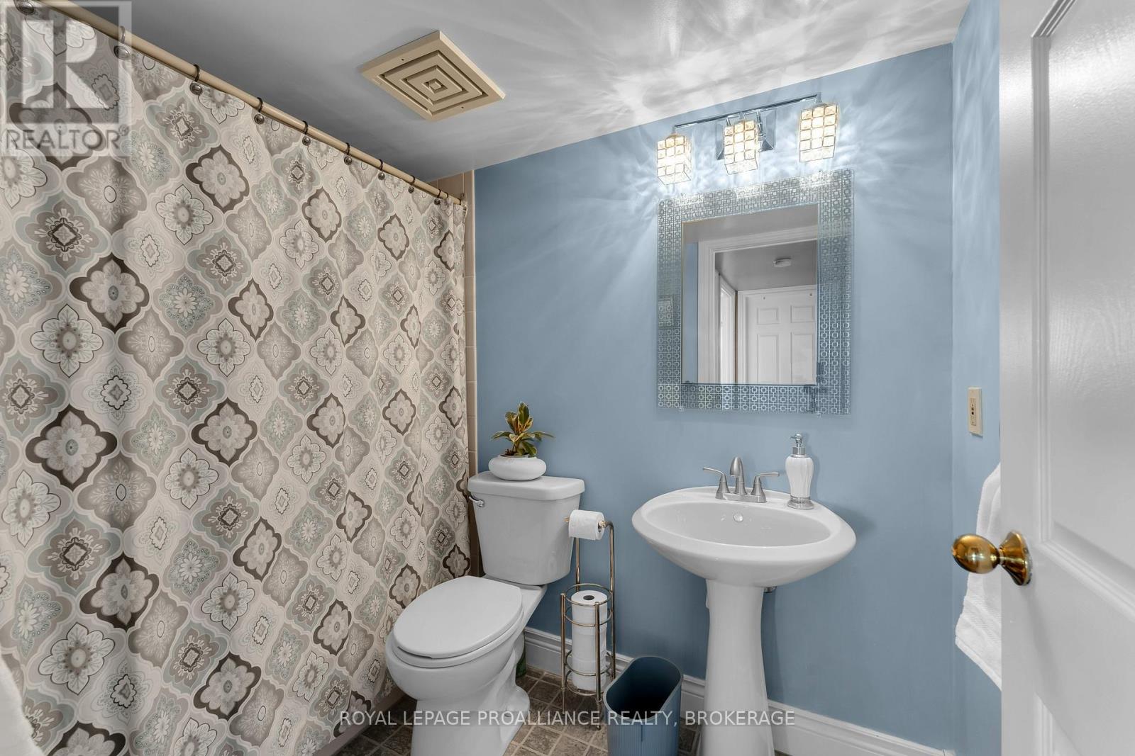 302 - 50 Market Street, Gananoque, Ontario  K7G 2M3 - Photo 32 - X12716046