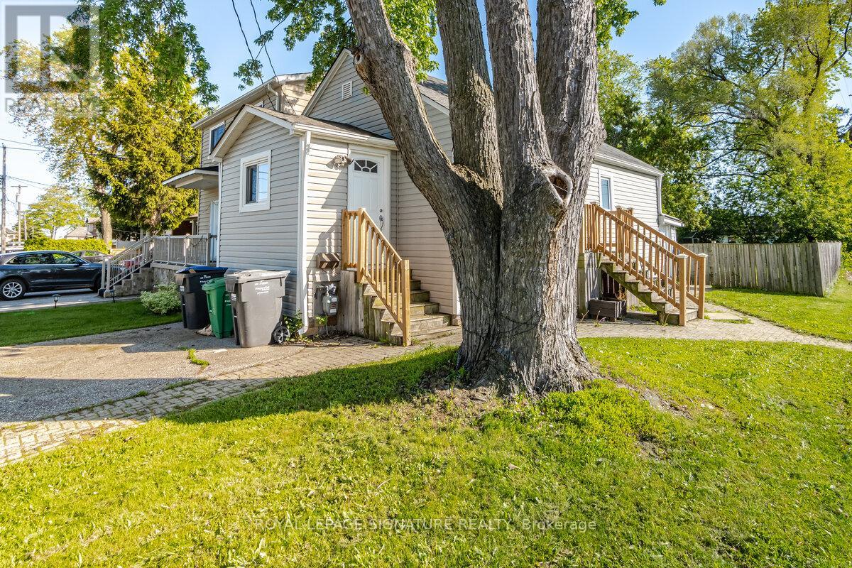 1 - 1078 Eastmount Avenue, Mississauga, Ontario  L5E 1Z3 - Photo 2 - W12716190