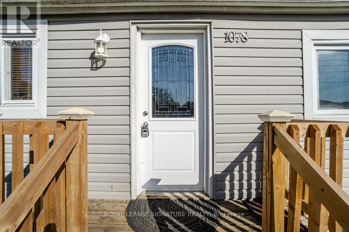 1 - 1078 Eastmount Avenue, Mississauga, Ontario  L5E 1Z3 - Photo 4 - W12716190
