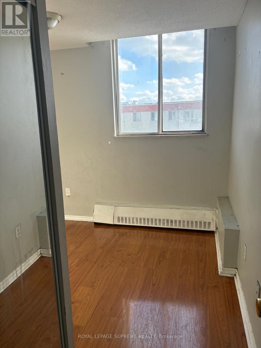 1215 - 100 Lotherton Pathway, Toronto, Ontario  M6B 2G8 - Photo 12 - W12716218