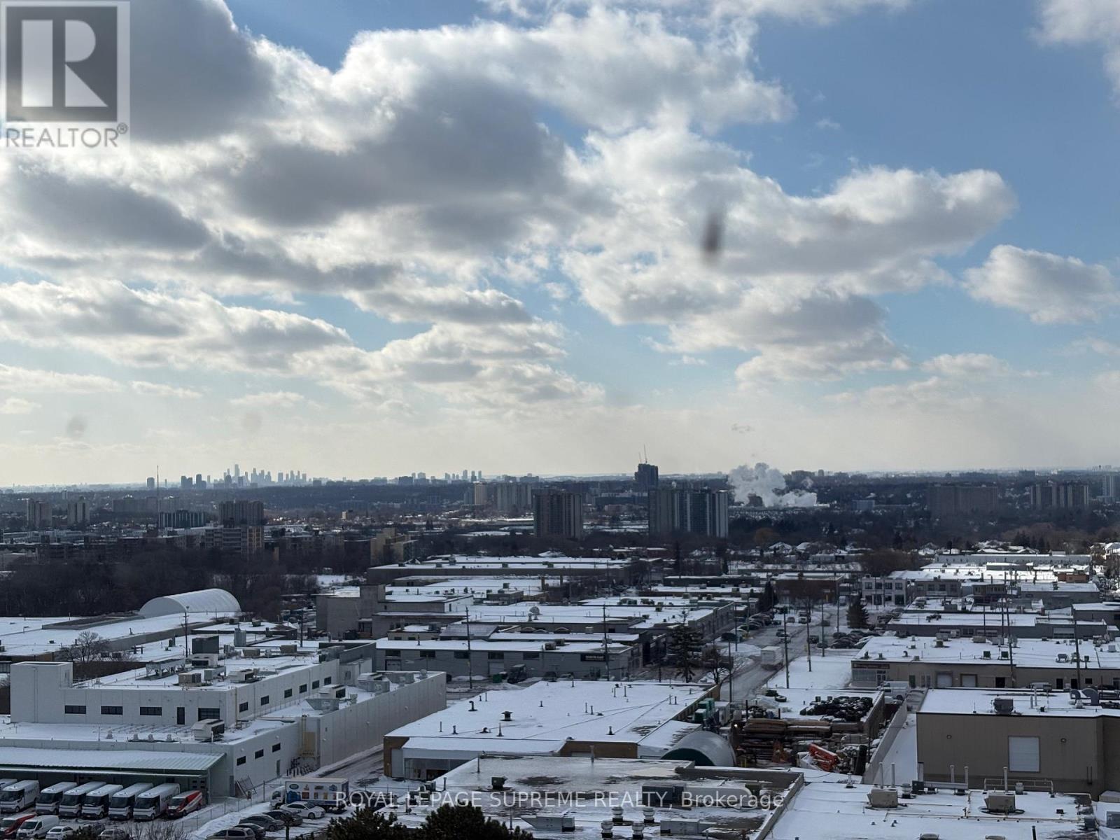 <div class="slider-price">$2,800 Monthly</div><p>1215 - 100 Lotherton Pathway, Toronto, Ontario</p>