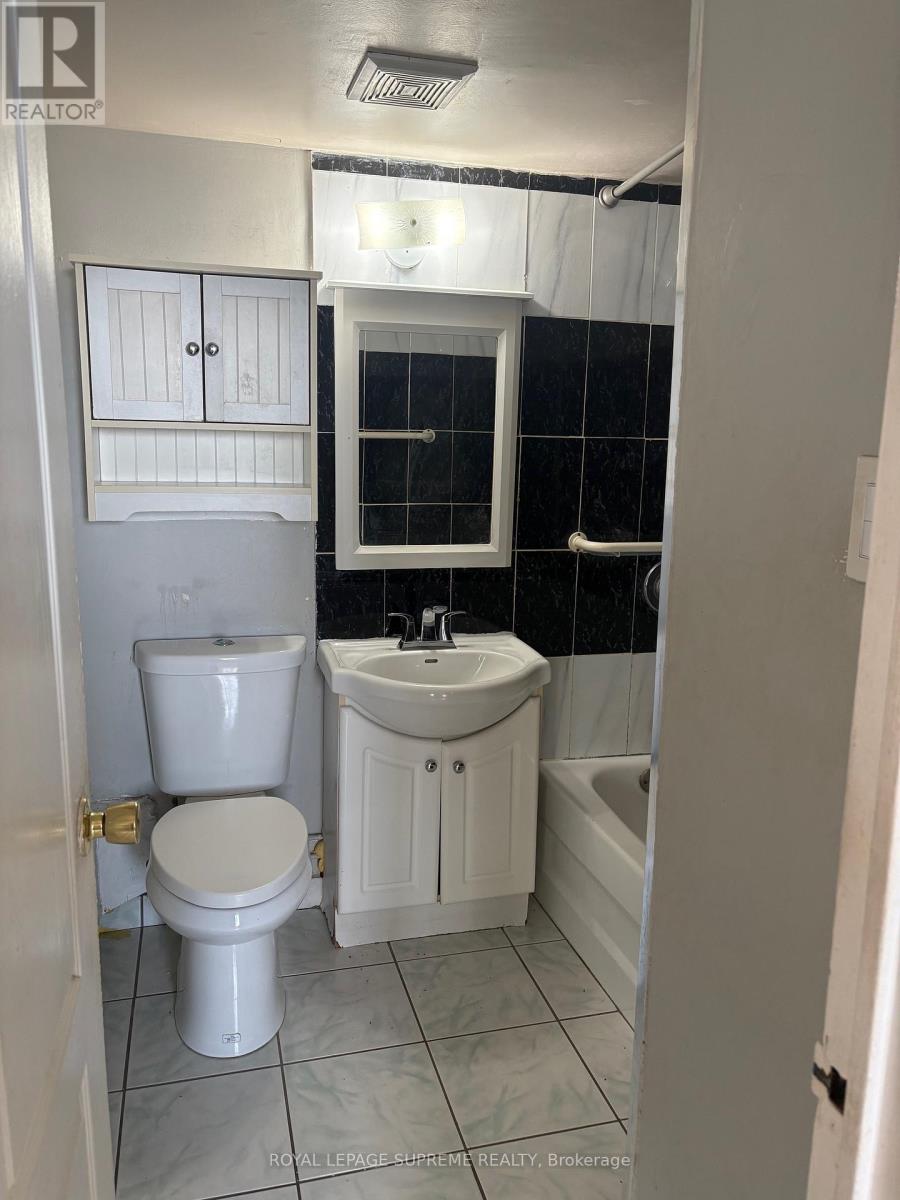 1215 - 100 Lotherton Pathway, Toronto, Ontario  M6B 2G8 - Photo 13 - W12716234