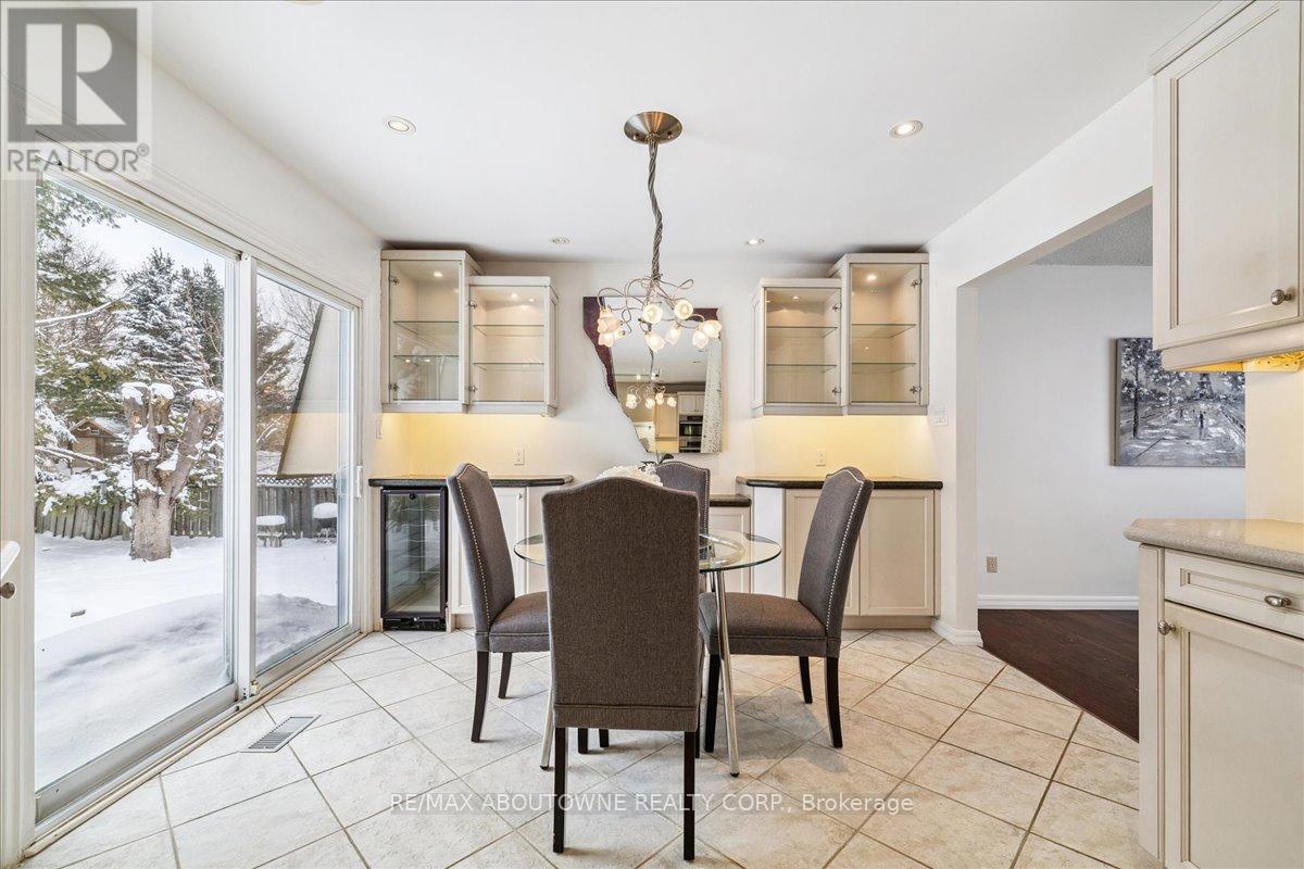 25 Bannisdale Way, Hamilton, Ontario  L0R 1H2 - Photo 15 - X12716158