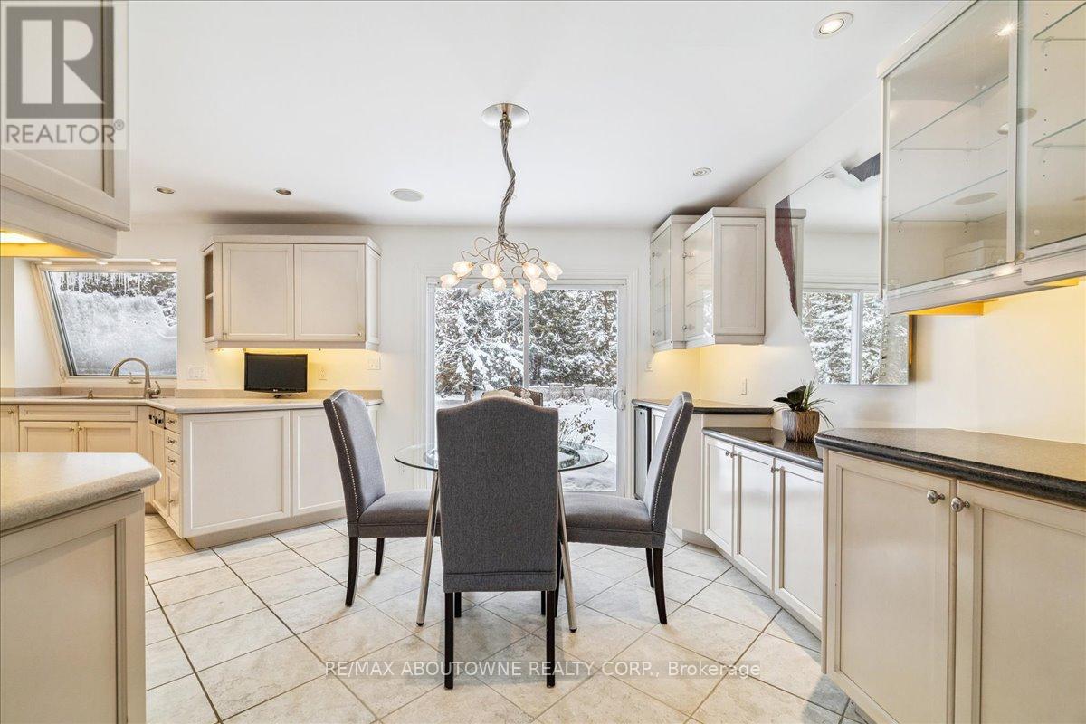 25 Bannisdale Way, Hamilton, Ontario  L0R 1H2 - Photo 16 - X12716158