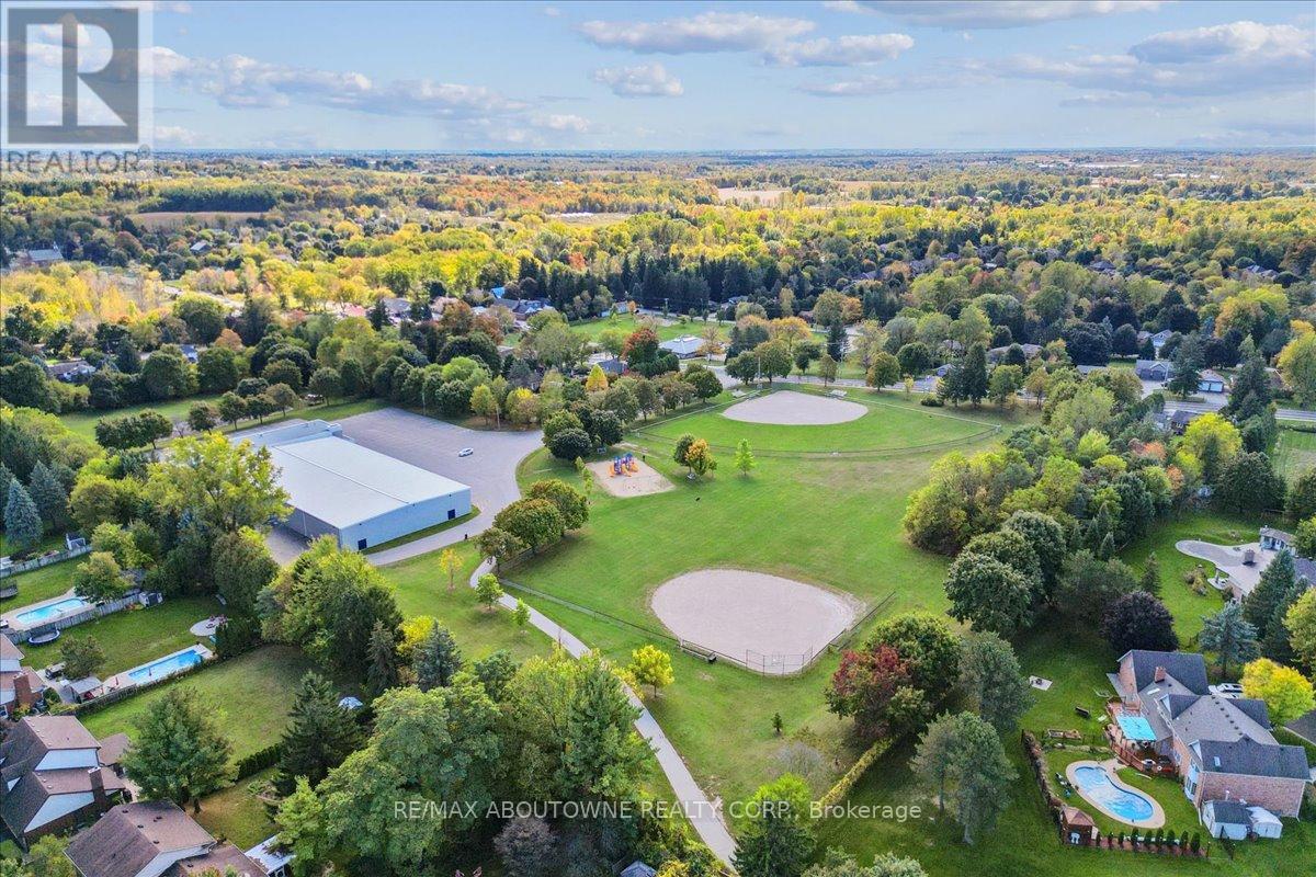 25 Bannisdale Way, Hamilton, Ontario  L0R 1H2 - Photo 50 - X12716158