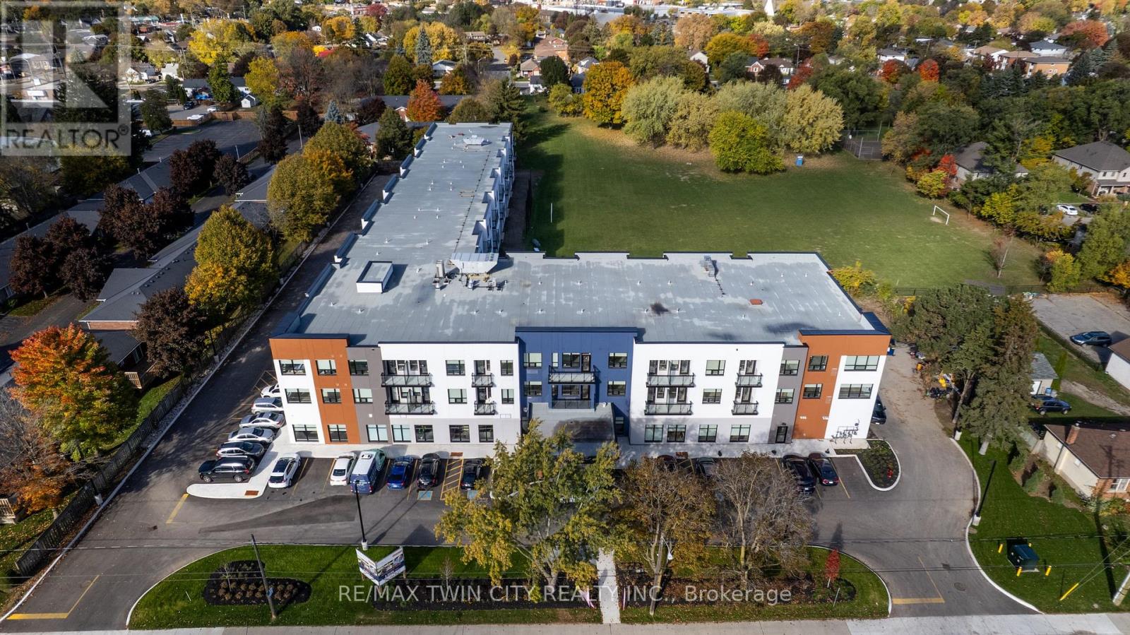 201 - 152 North Park Street, Brantford, Ontario  N3R 4K5 - Photo 1 - X12716180