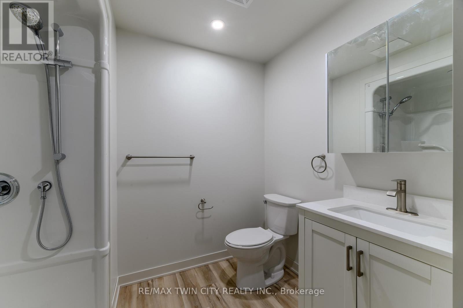 201 - 152 North Park Street, Brantford, Ontario  N3R 4K5 - Photo 13 - X12716180