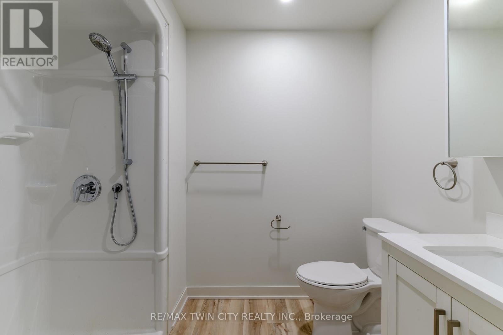 201 - 152 North Park Street, Brantford, Ontario  N3R 4K5 - Photo 14 - X12716180